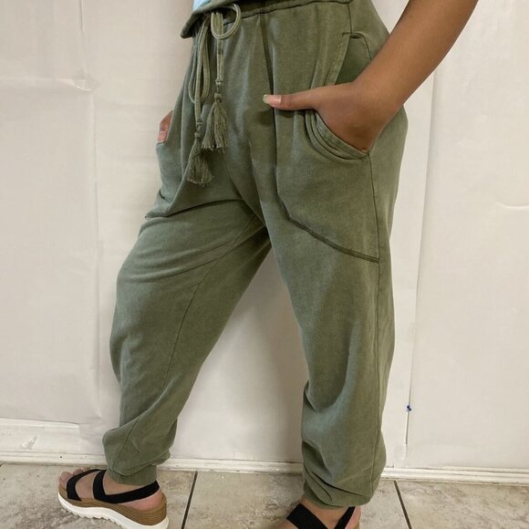 7 For All Mankind Women 2 Pocket Drawstring Joggers Pants Olive Green Size S NWT - Picture 1 of 6